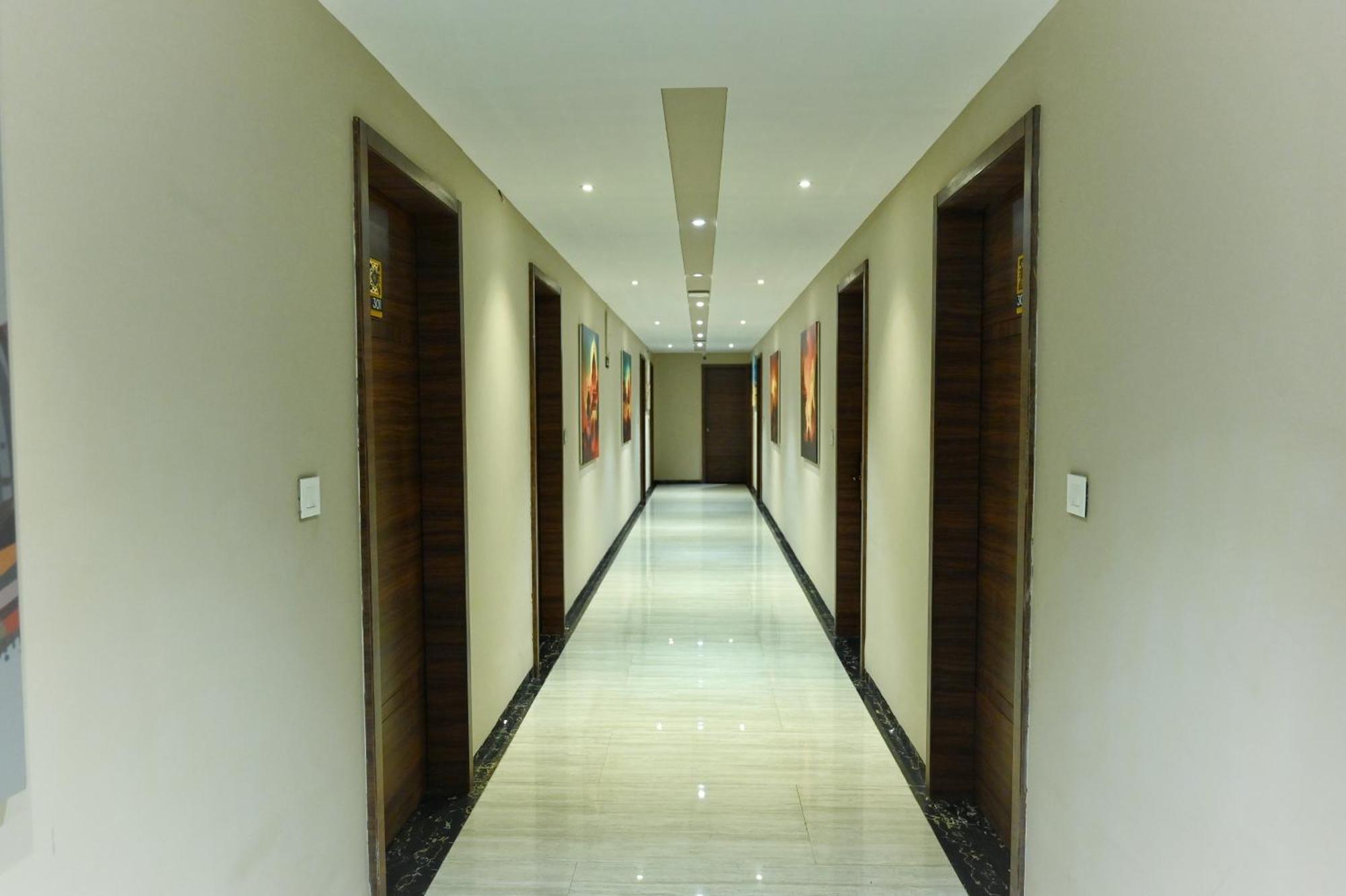 The One Hotel ナーシク エクステリア 写真